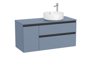 Деревянный умывальник с ящиками и дверцами