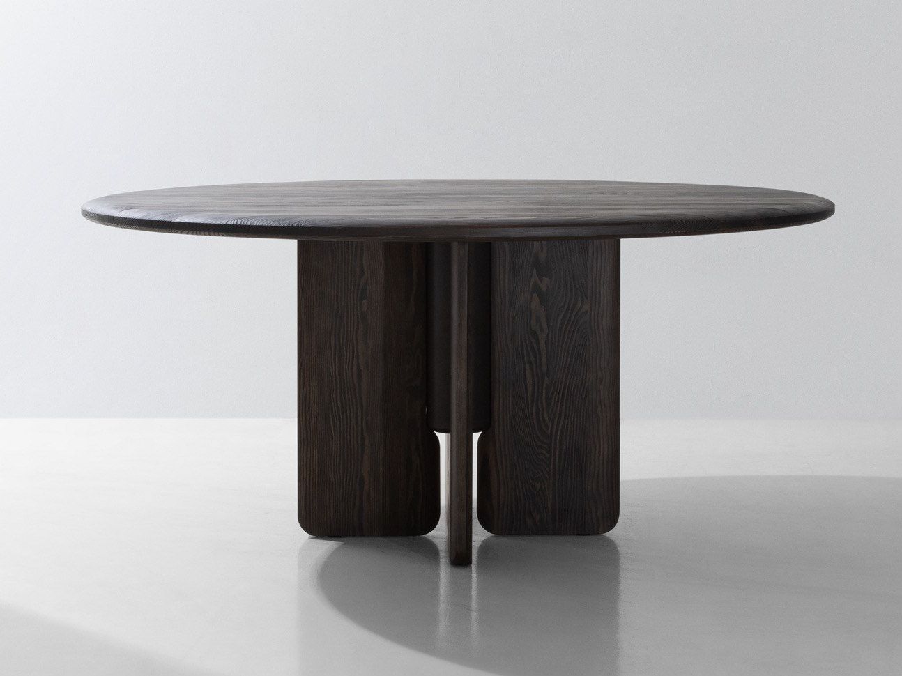 Круглый стол из ели District Eight Faifo ARCH-00149341