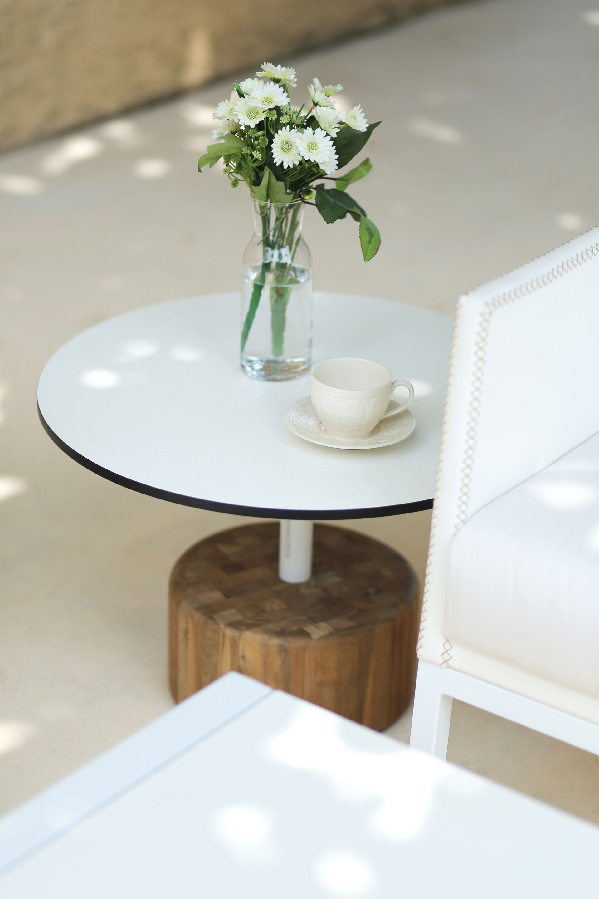 Круглый стол с верхней частью HPL и тиковым или каменным основанием MAMAGREEN Glyph ARCH-00006468 - Вид №3