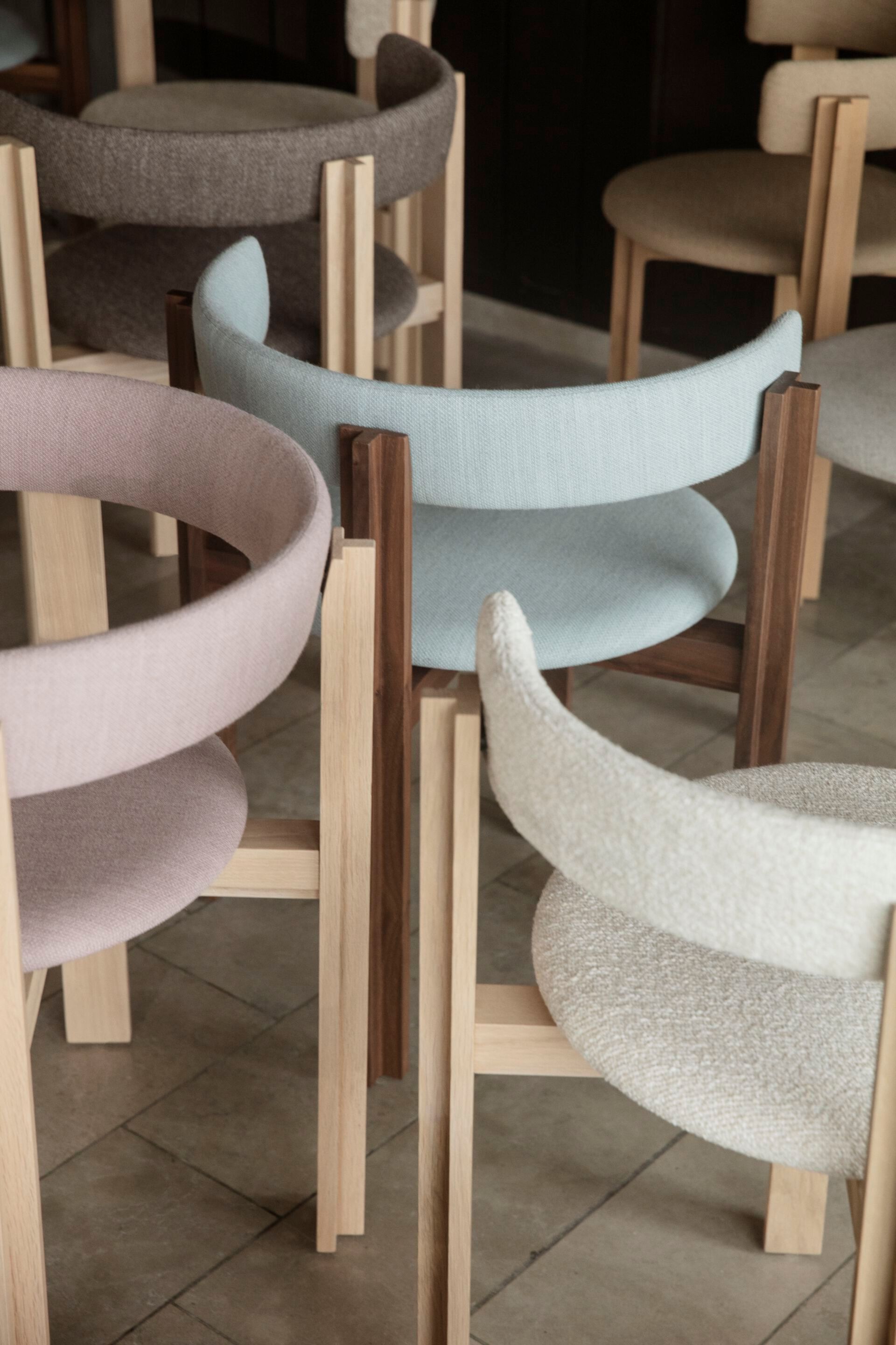 Дубовый стул с мягким сиденьем Karakter Principal ARCH-00109418 - Вид №12