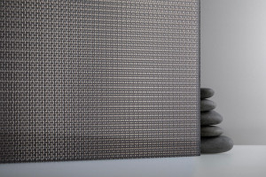 FSRT436 Сетчатое стекло Vivitela в отражающей конфигурации с накладным слоем из нейзильбера и стандартной отделкой Forms-surfaces