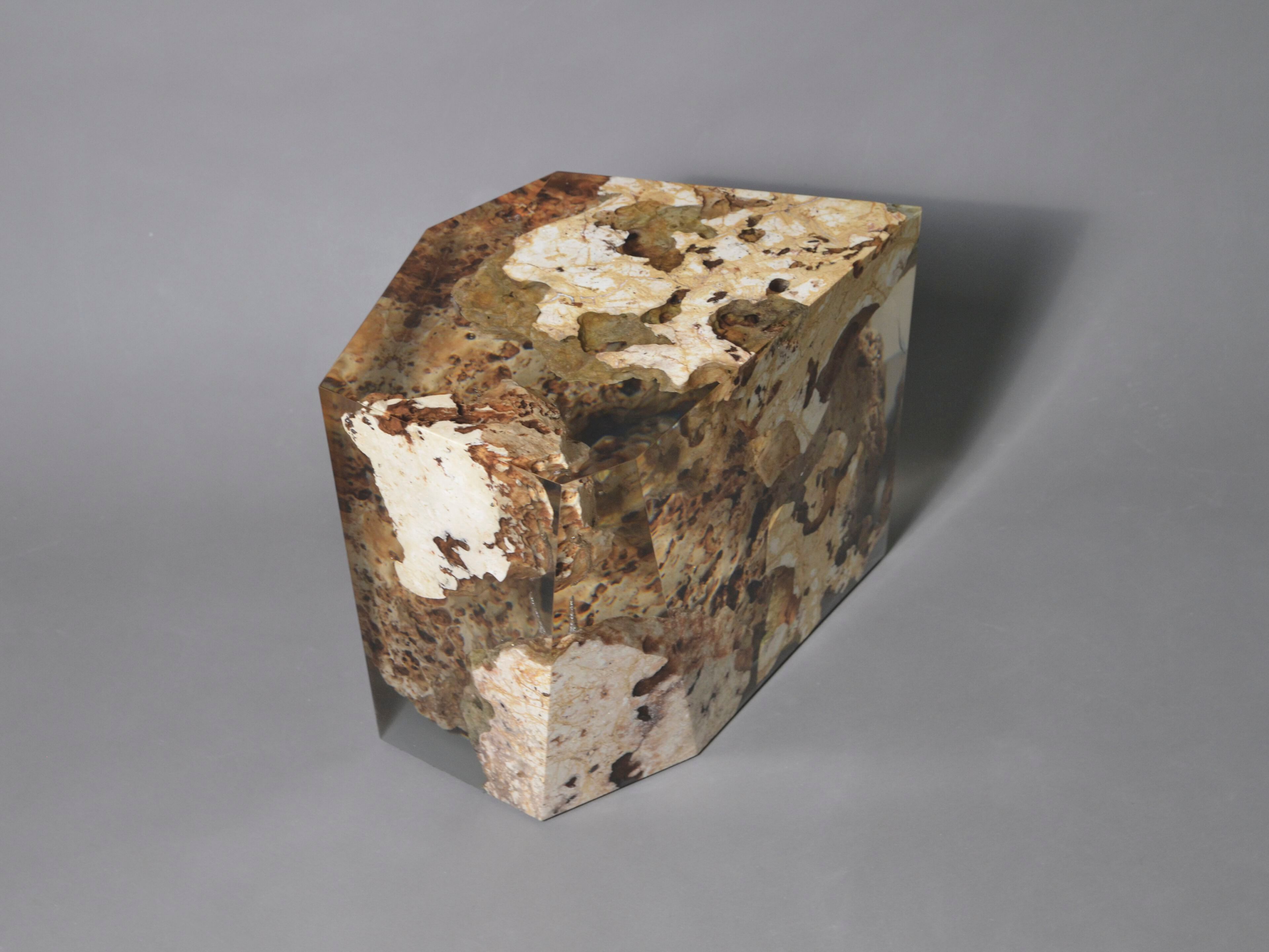 Журнальный столик / табурет из карстового камня и смолы alcarol Geomorphic 2023 ARCH-00033696 - Вид №3