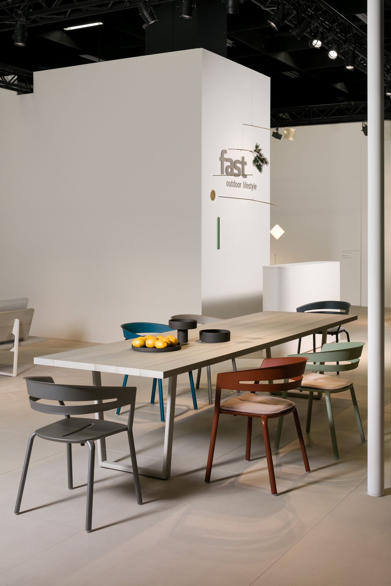 Алюминиевый штабелируемый садовый стул с подлокотниками FAST Ria ARCH-00113356 - Вид №3