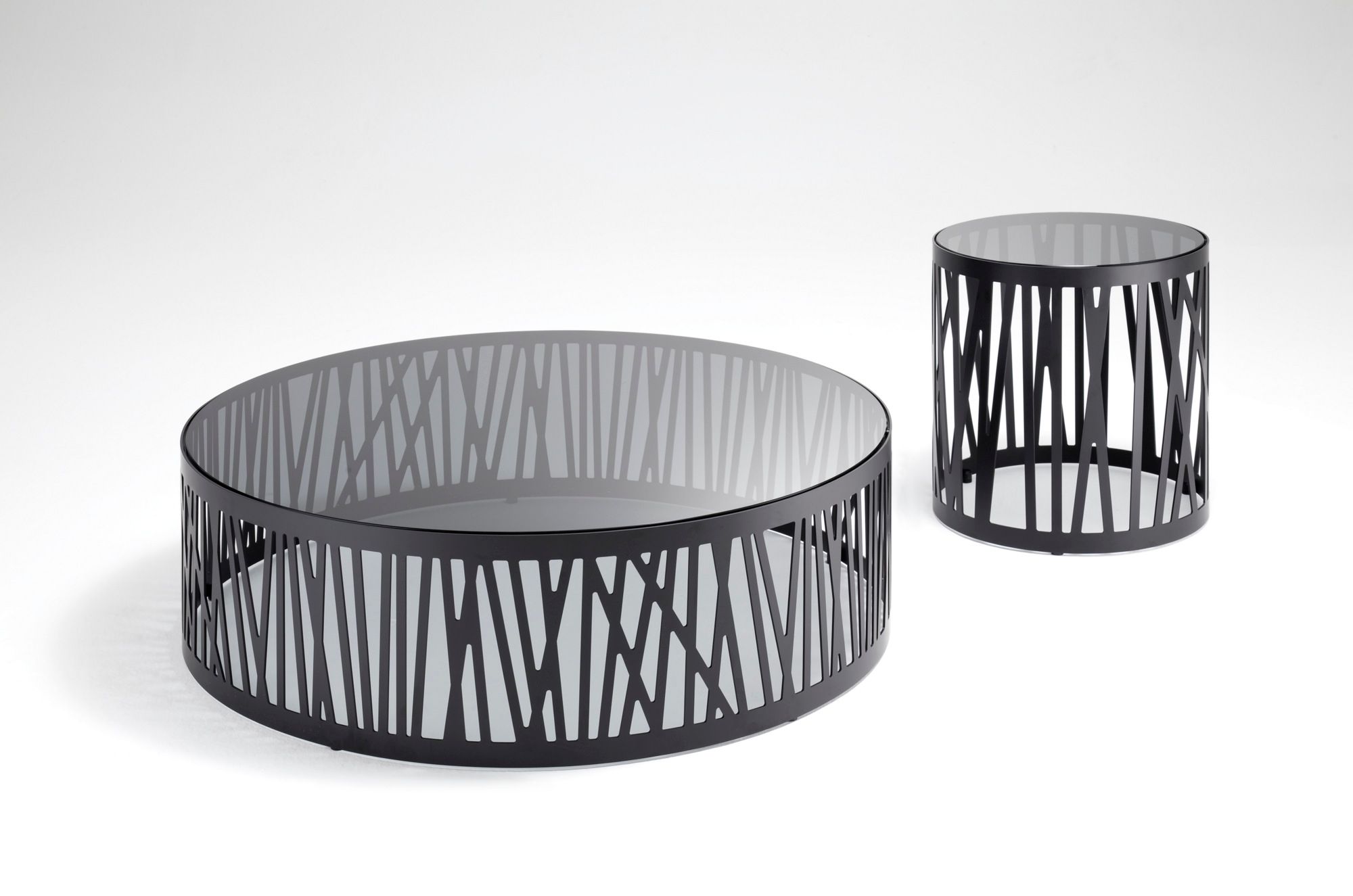 Круглый стол из стали и стекла Rolf Benz ROLF BENZ 8330 ARCH-00068316 - Вид №1