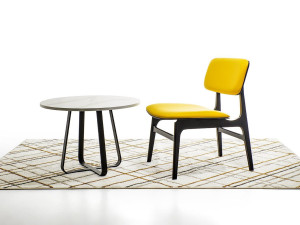 Деревянный стул