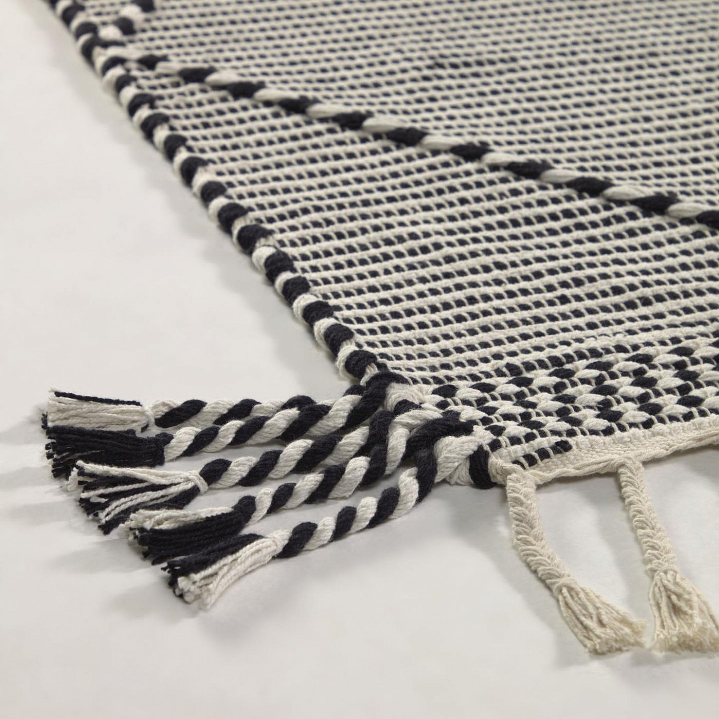 095767 Ковер черно-белый 160 x 230 cm La Forma Nurit  - Вид №1