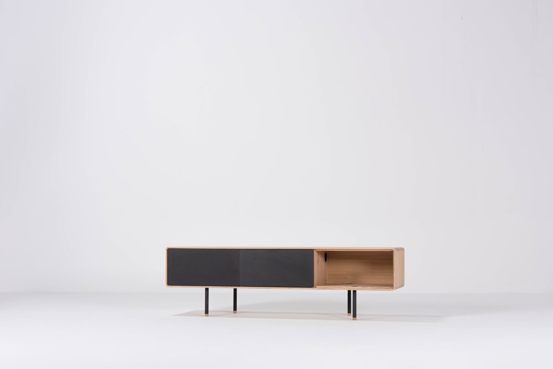 Дубовый шкаф для телевизора с ящиками Gazzda ARCH-00146365 - Вид №4