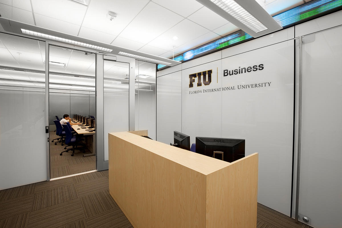 FSRT659 Система облицовки стен Levele с поплавковыми панелями из плавленого нейзильбера с отделкой из песчаника в доме regent, вашингтон, округ Колумбия Forms-surfaces  - Вид №12