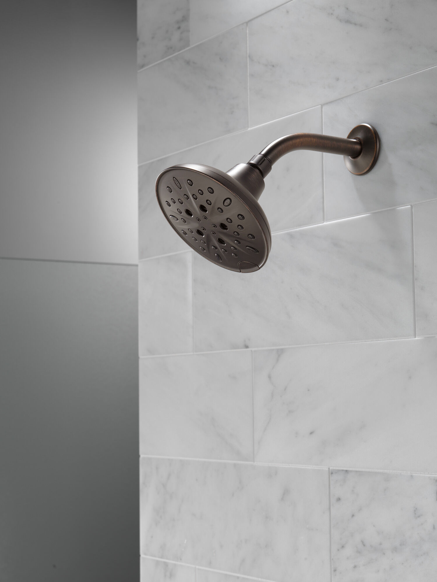 Насадка для душа H2O 1,75 галлона в минуту с 5 настройками Delta Faucet 75508RB - Вид №8