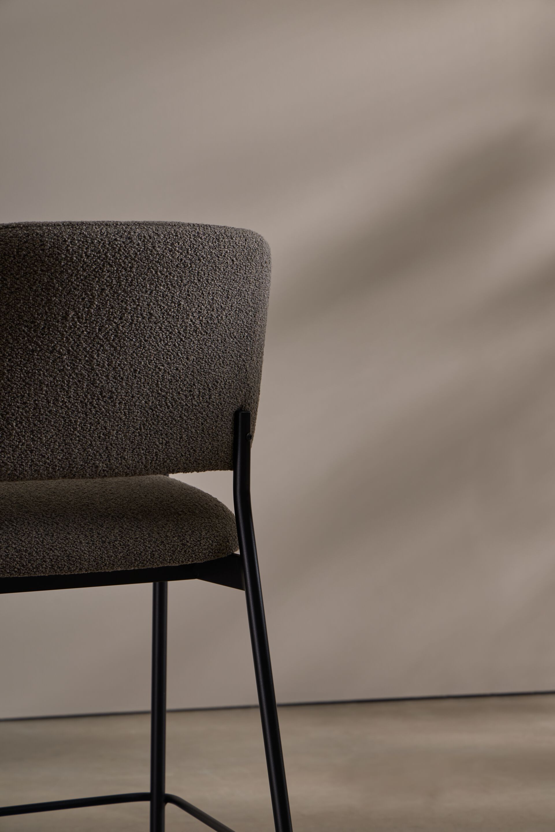 Высокий тканевый мягкий стул с подлокотниками Blasco&Vila RC Metal Soft ARCH-00068789 - Вид №8