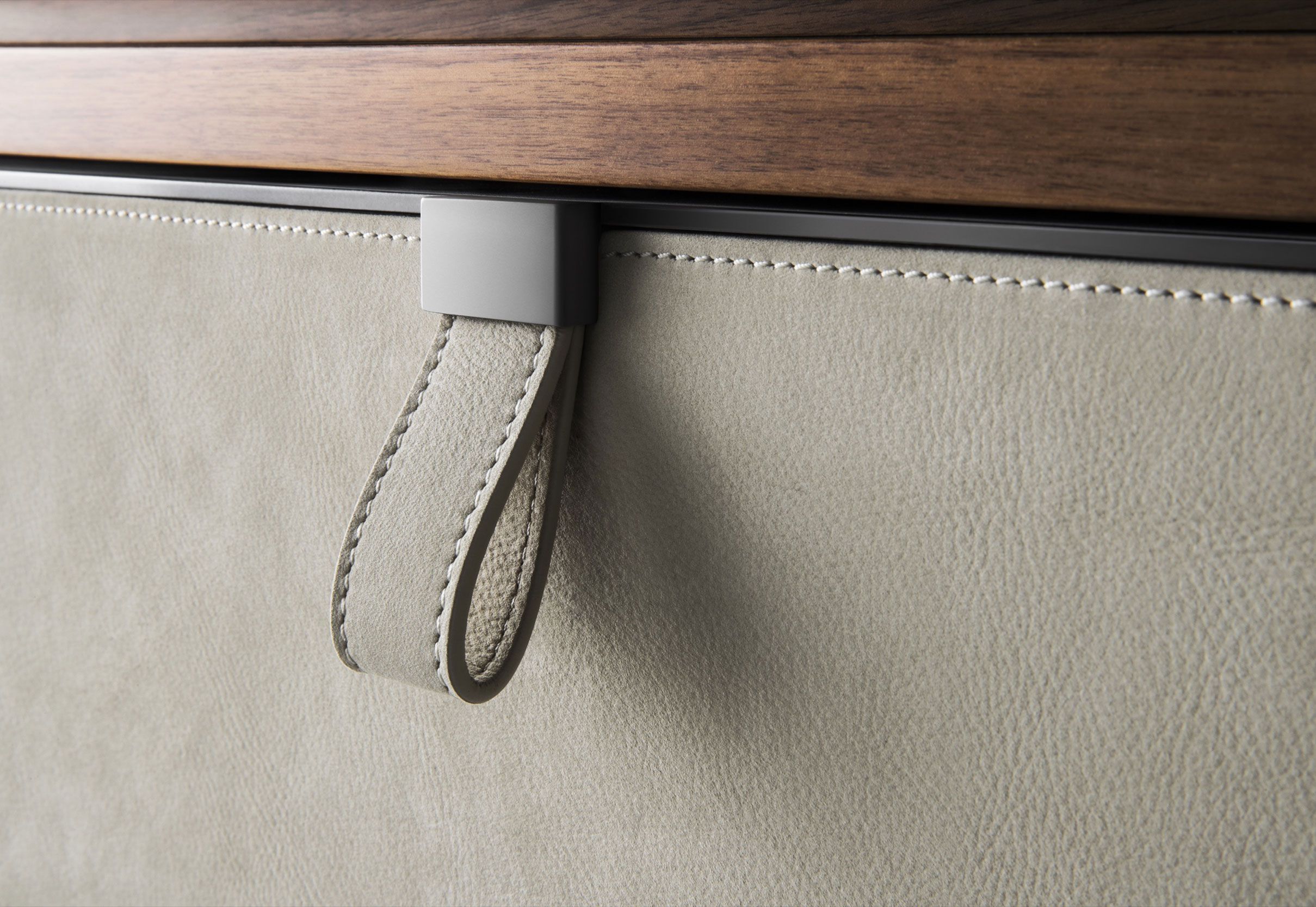 Прямоугольная прикроватная тумбочка из орехового дерева с кожаной обивкой OAK New York Suite ARCH-00099515 - Вид №8