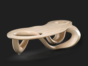 Кленовый журнальный столик