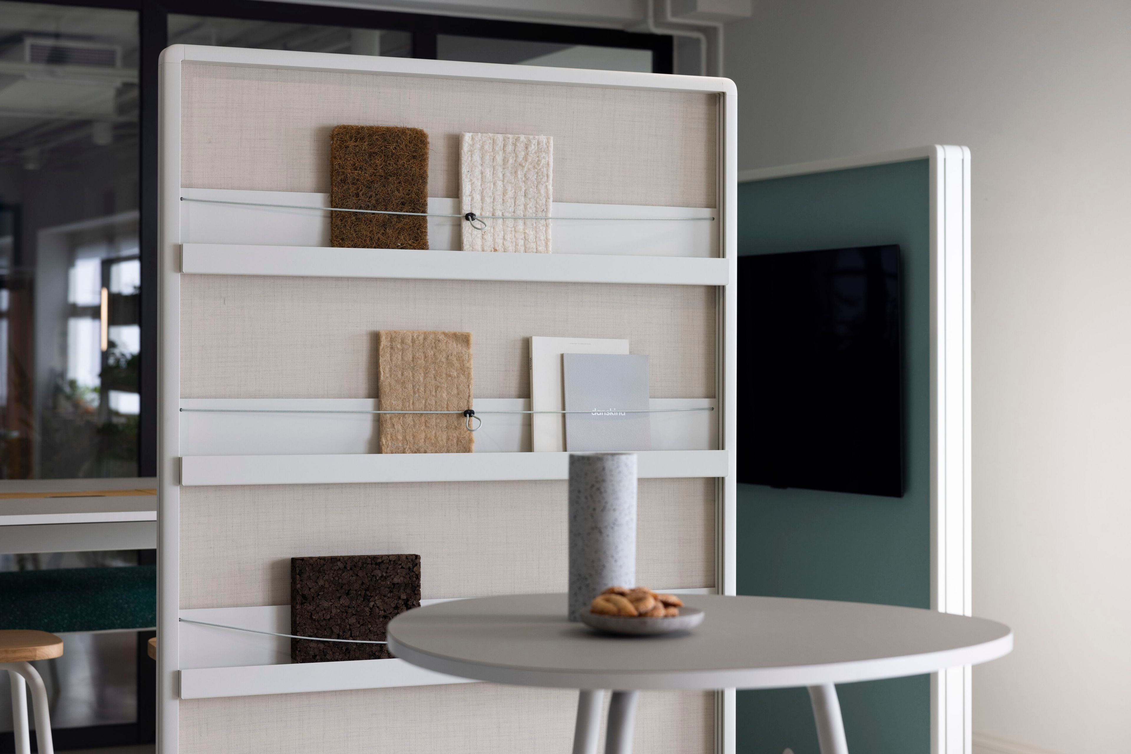 Мобильный звукопоглощающий офисный перегородка из ткани на колесах Cascando патио ARCH-00118831 - Вид №4