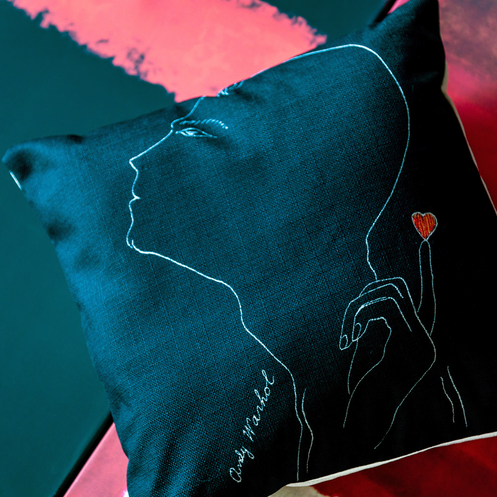 4314205 Арт-подушка «Высокие чувства» Object Desire  - Вид №1