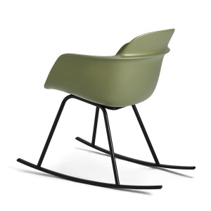 Кресло-качалка из полипропилена с подлокотниками