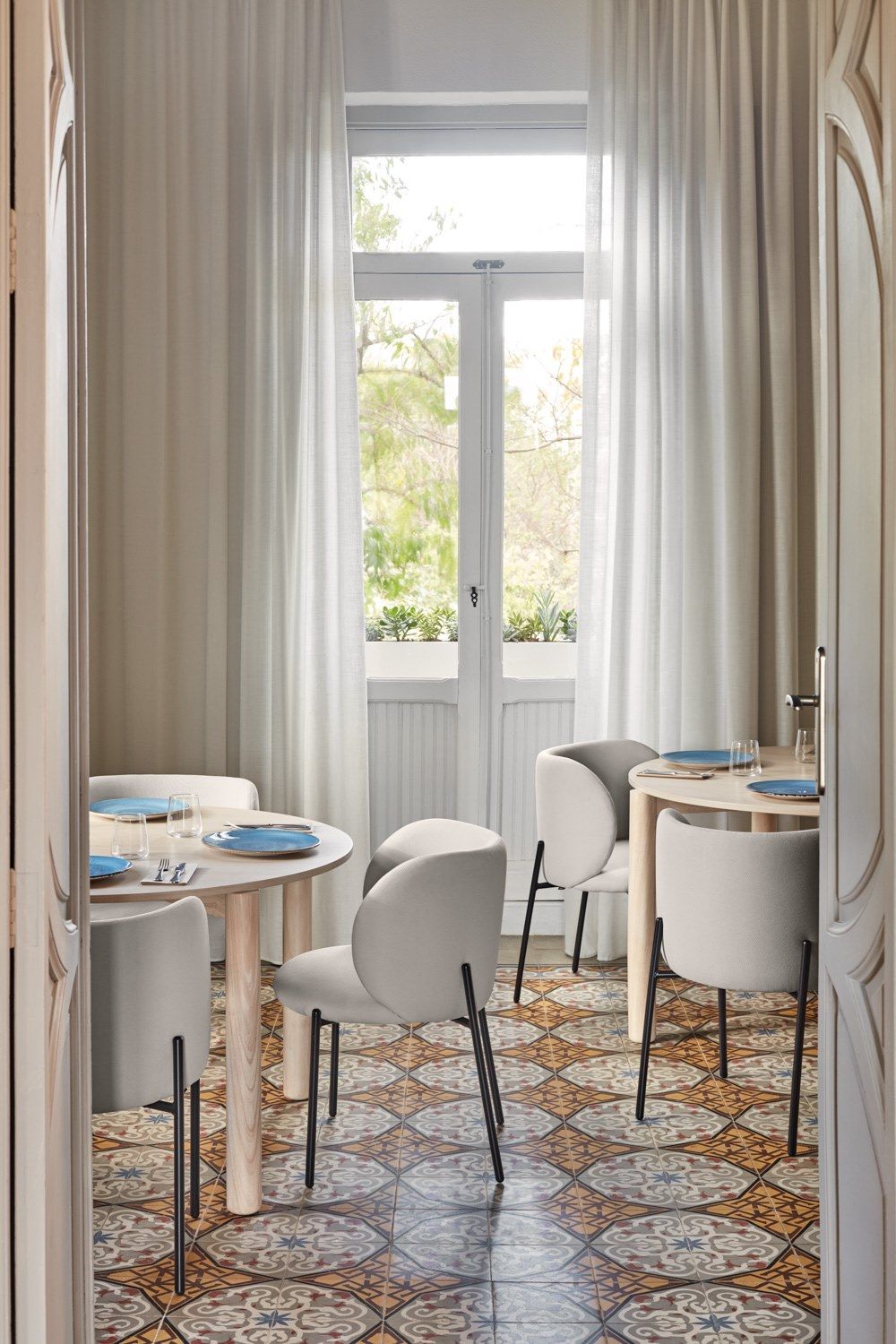 Стул из полиэстера с подлокотниками TEULAT Mogi ARCH-00026266 - Вид №15