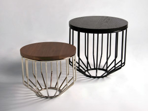 Высокий круглый журнальный столик из массива дерева