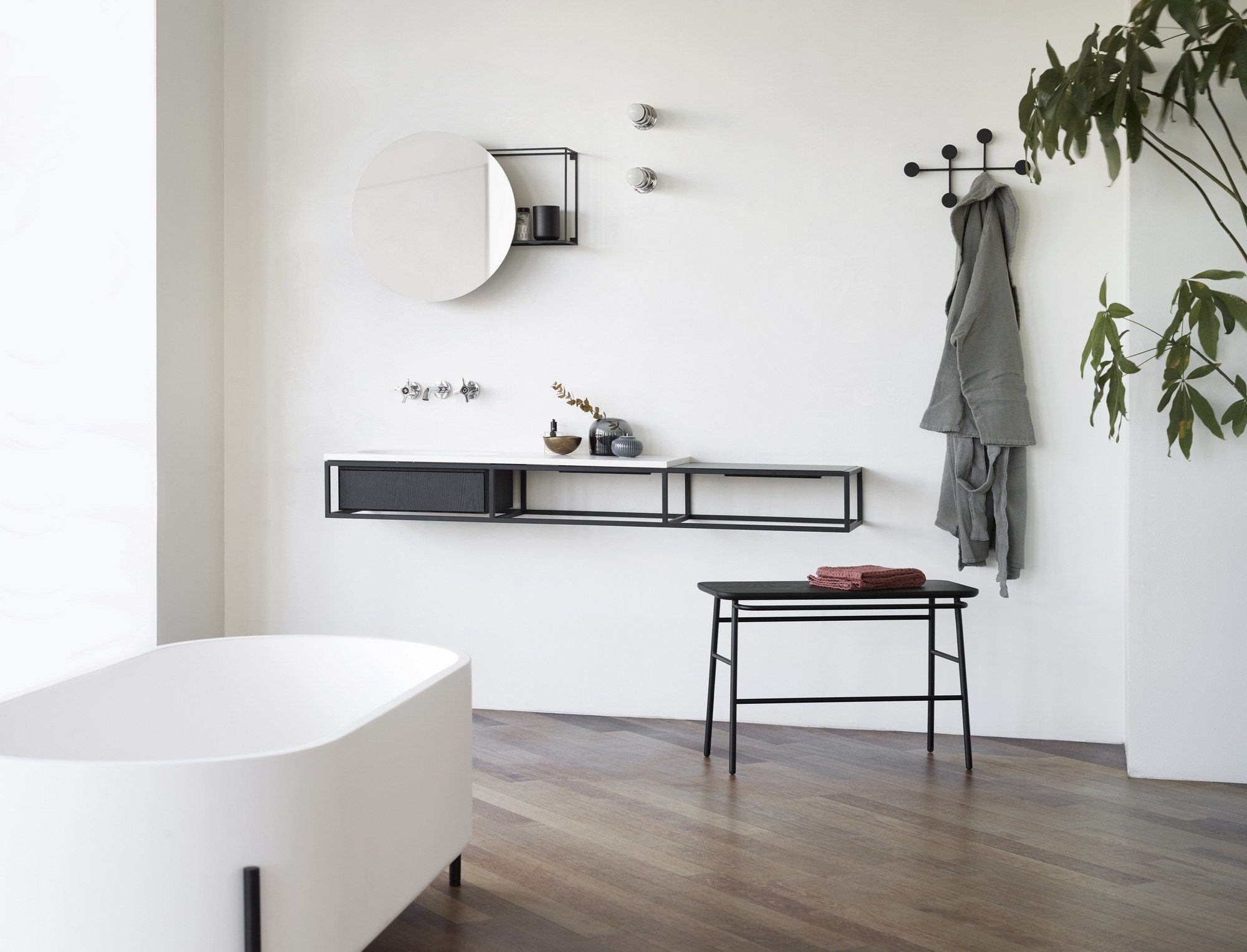 Ванна в центре комнаты в Livingtec® Ex.T стенд ARCH-00128437 - Вид №3