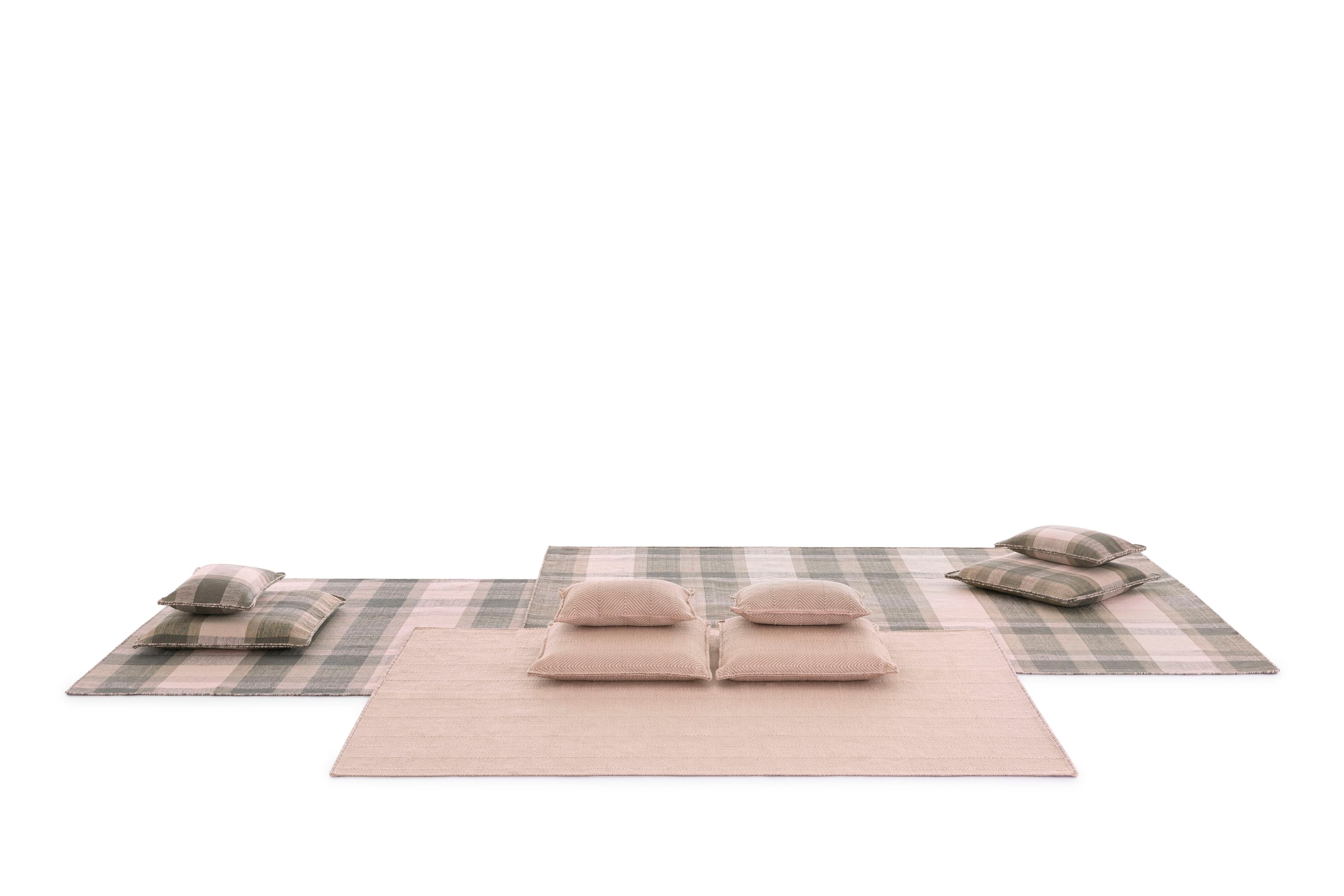 Наружная переработанная ПЭТ-подушка GAN Nomad ARCH-00147210 - Вид №1