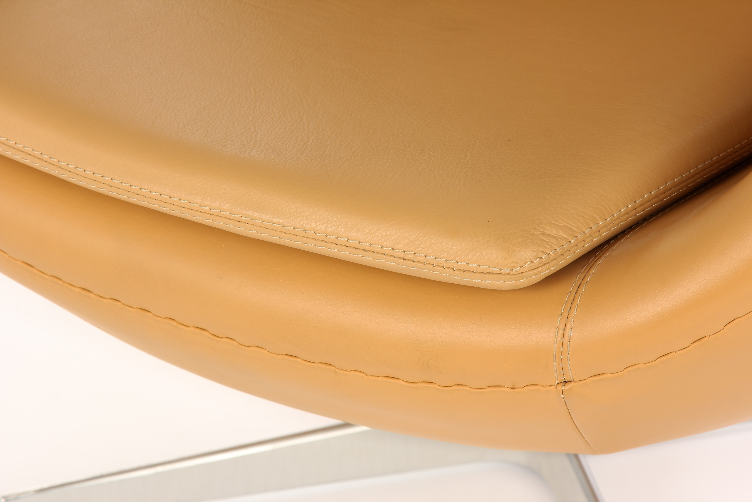 2000621340040 Кресло KENNETH COBONPUE Egg - Вид №1