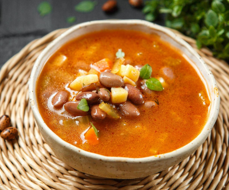 9701 Суп из красной фасоли с картофелем Вкусляндия  - Вид №1