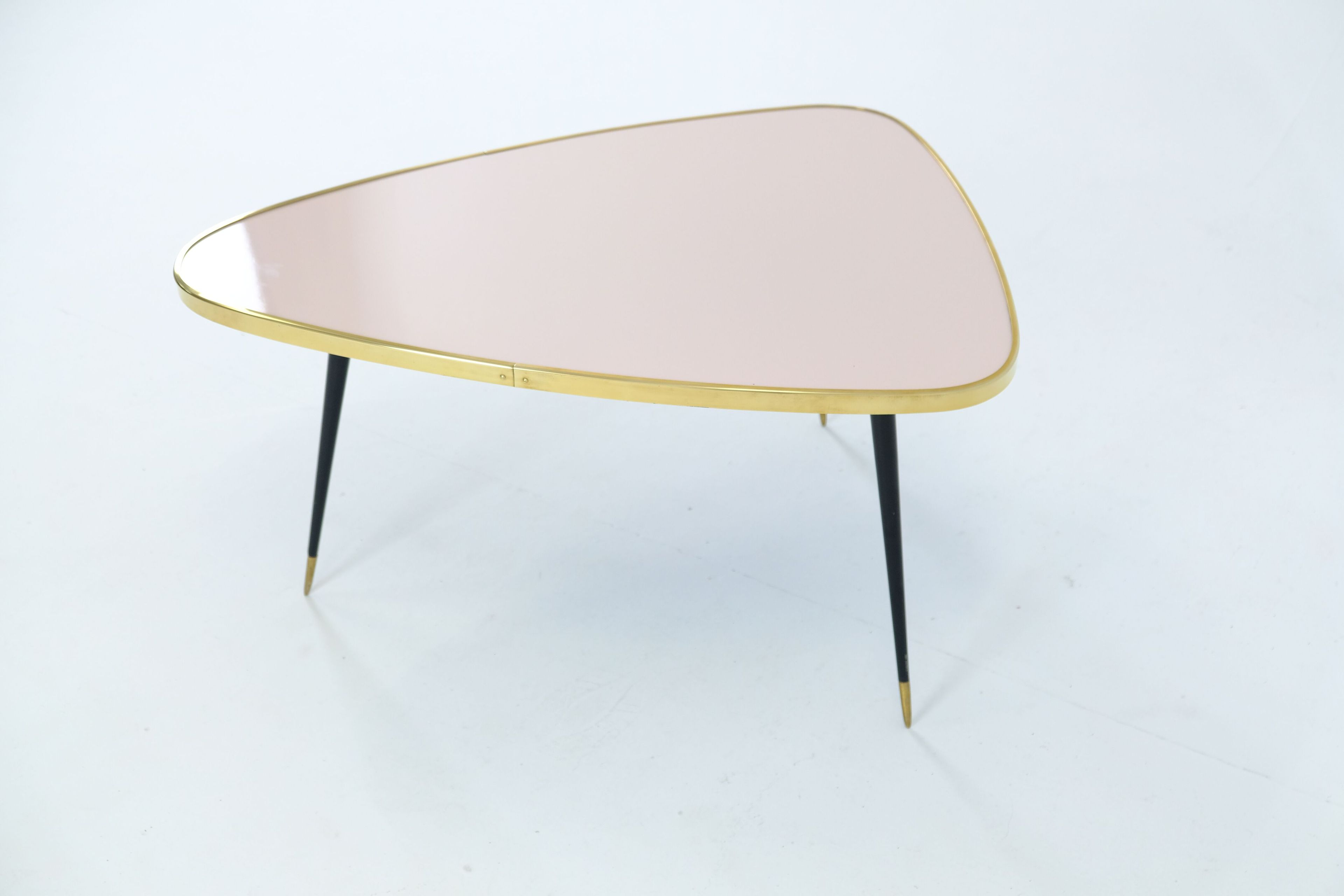 Журнальный столик из ламинированного стекла с полированным латунным профилем Jover+Valls Antique Boutique-Twist ARCH-00039988 - Вид №33