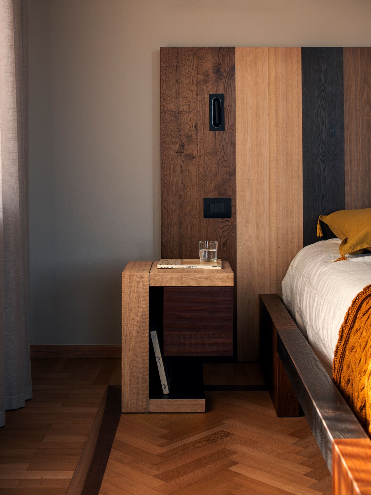 Деревянная двуспальная кровать с высоким изголовьем Disegno di Legno только ARCH-00130505 - Вид №4