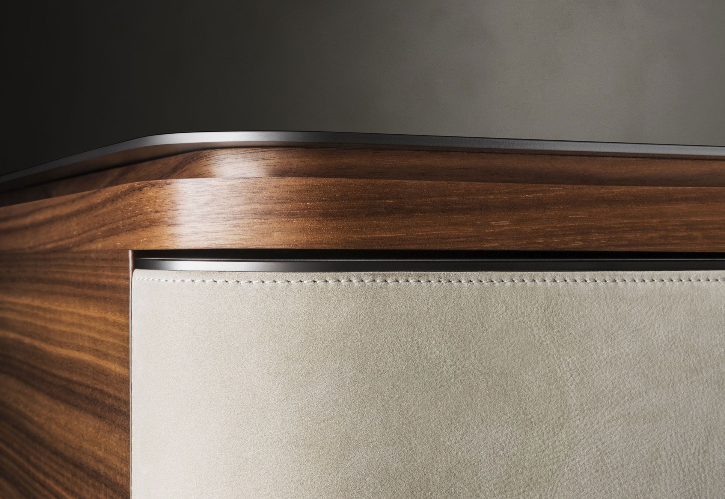 Прямоугольная прикроватная тумбочка из орехового дерева с кожаной обивкой OAK New York Suite ARCH-00099515 - Вид №5