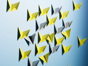 Стальная настенная вешалка