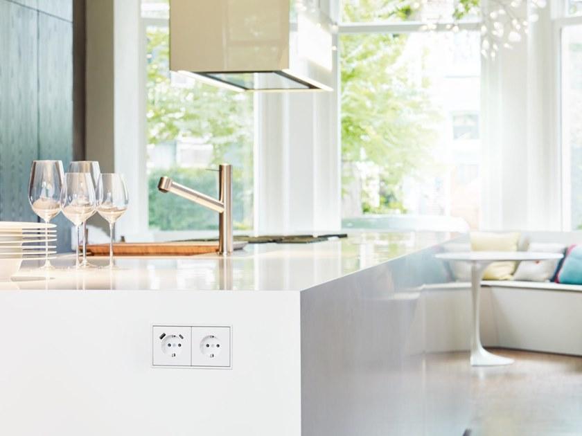 JUNG Пластиковая розетка с usb Prese elettriche con porte usb sun-id-1417023 - Вид №2