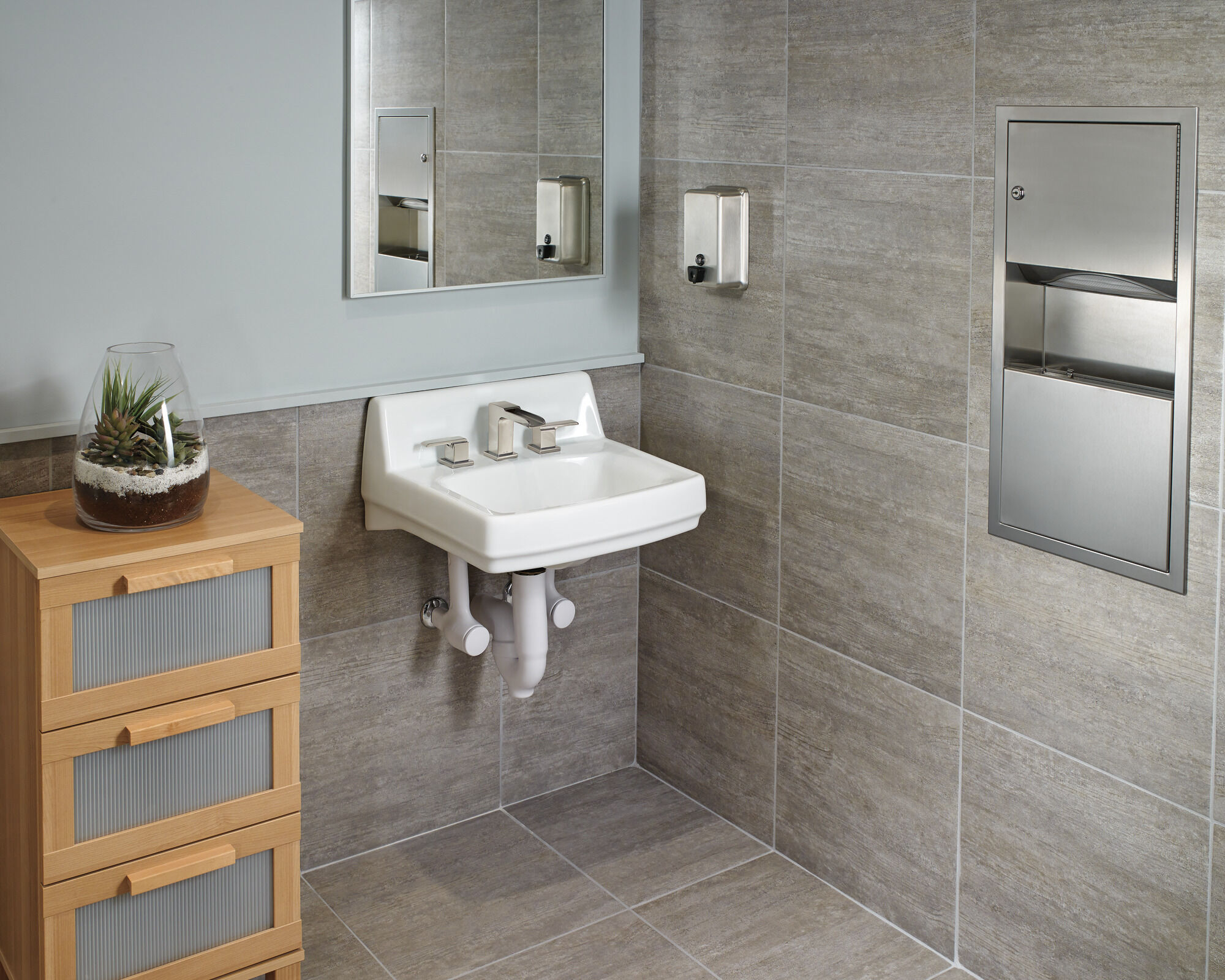 3568LF-MPU Смеситель для ванной комнаты с двумя ручками Delta Faucet Ara Хром - Вид №1