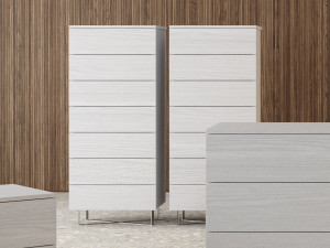 Деревянный комод