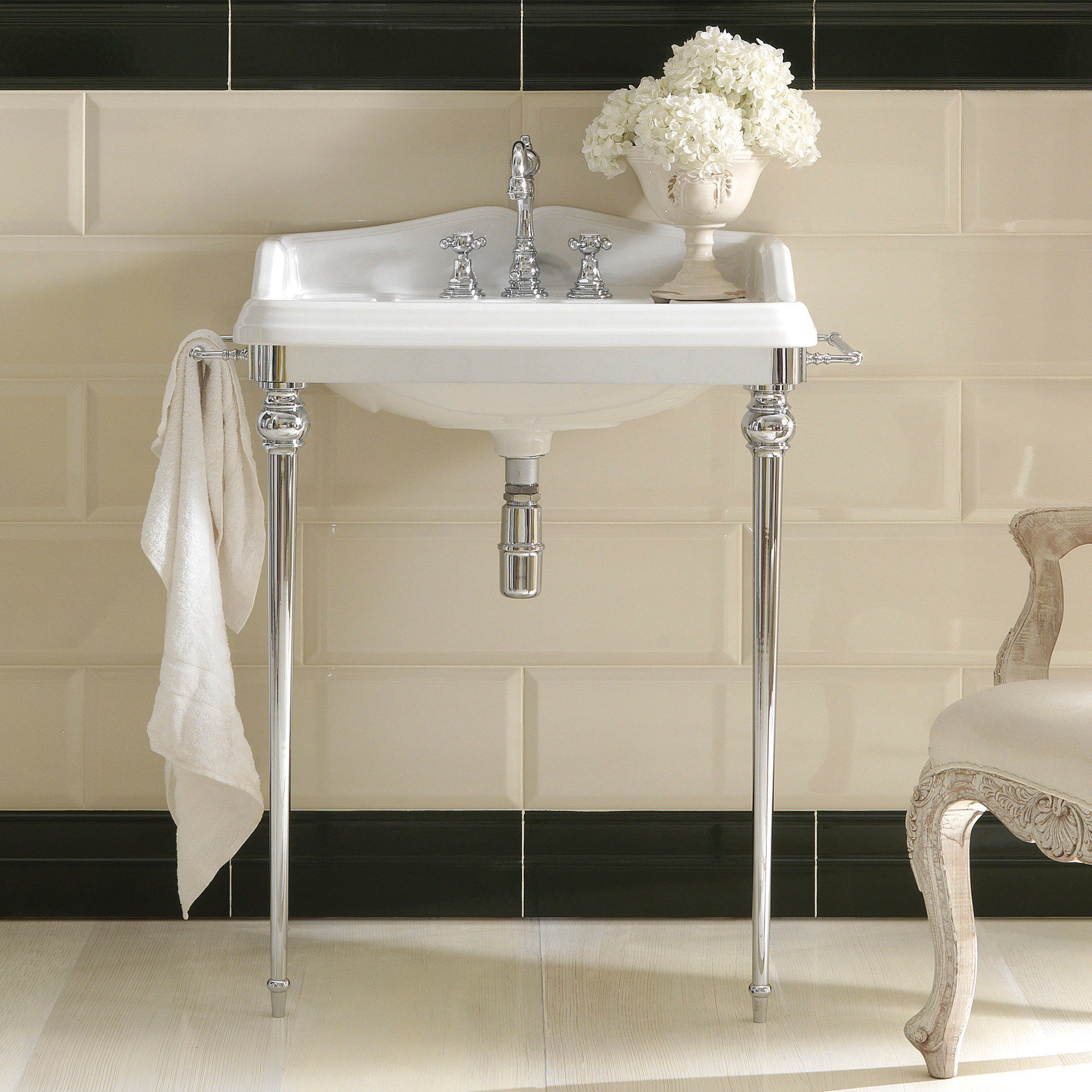 DA3070  3SC Консоль Dandy с умывальником LA01, сифоном и полотенцами Classico Treesseci 3SC