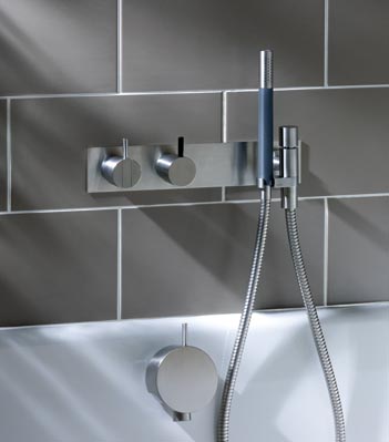 473 Смесители для ванны / душа vola 