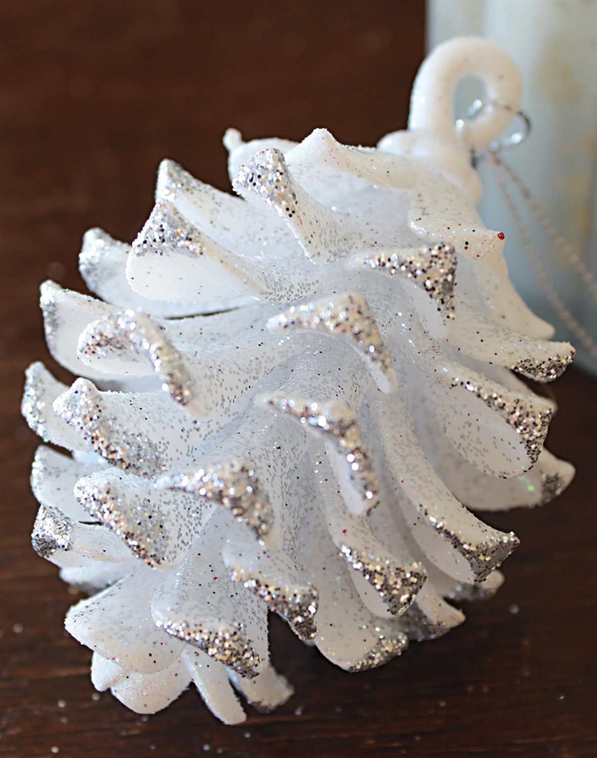 1375 796 a3 Декоративные еловые шишки, акрил, 9 см, бело-серебристый H-andreas 