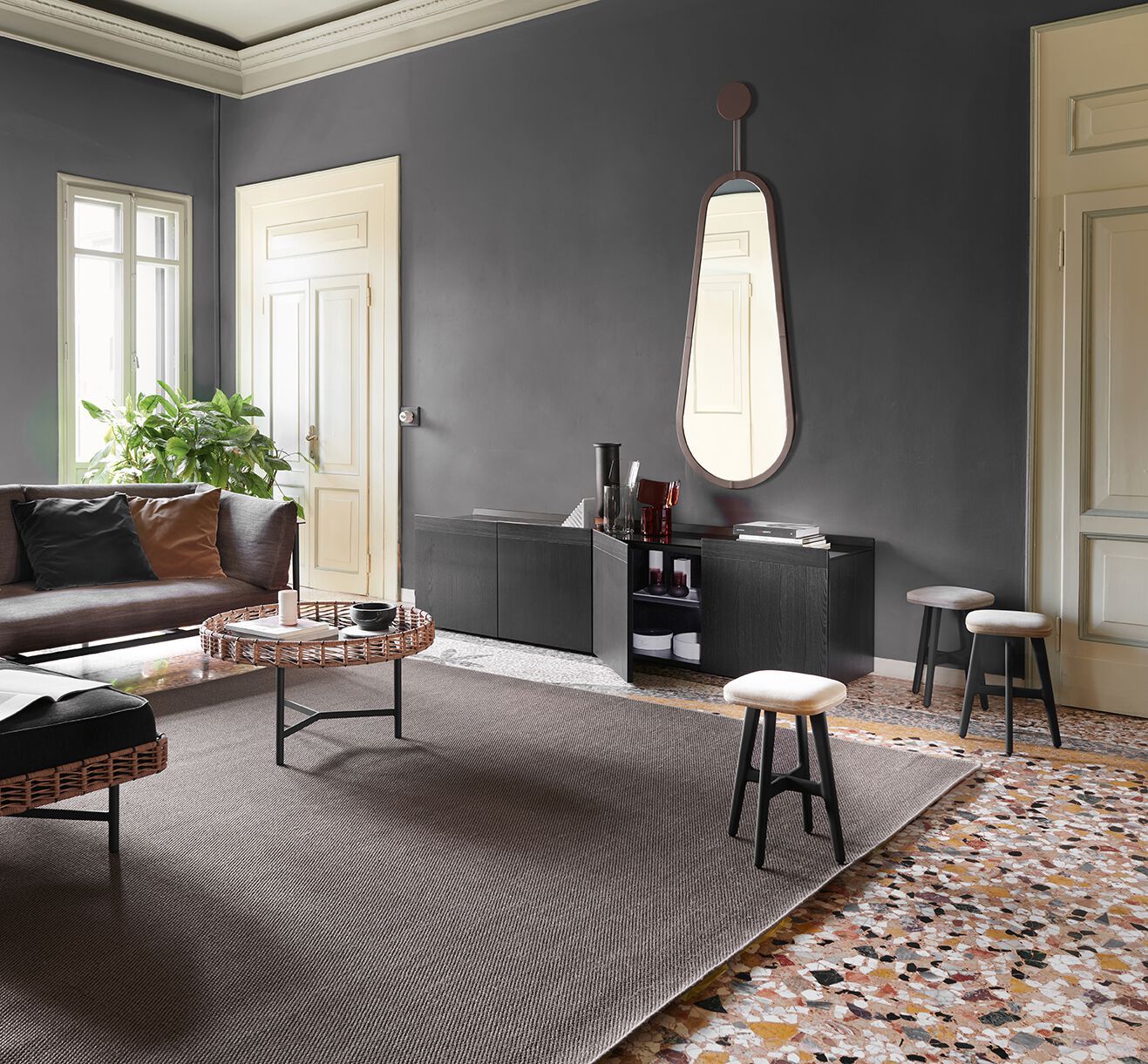 Шкаф из ясеня с распашными дверями Potocco Avant ARCH-00104225 - Вид №1