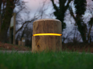 Открытый деревянный светодиодный маркер