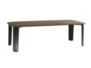 Деревянный прямоугольный обеденный стол