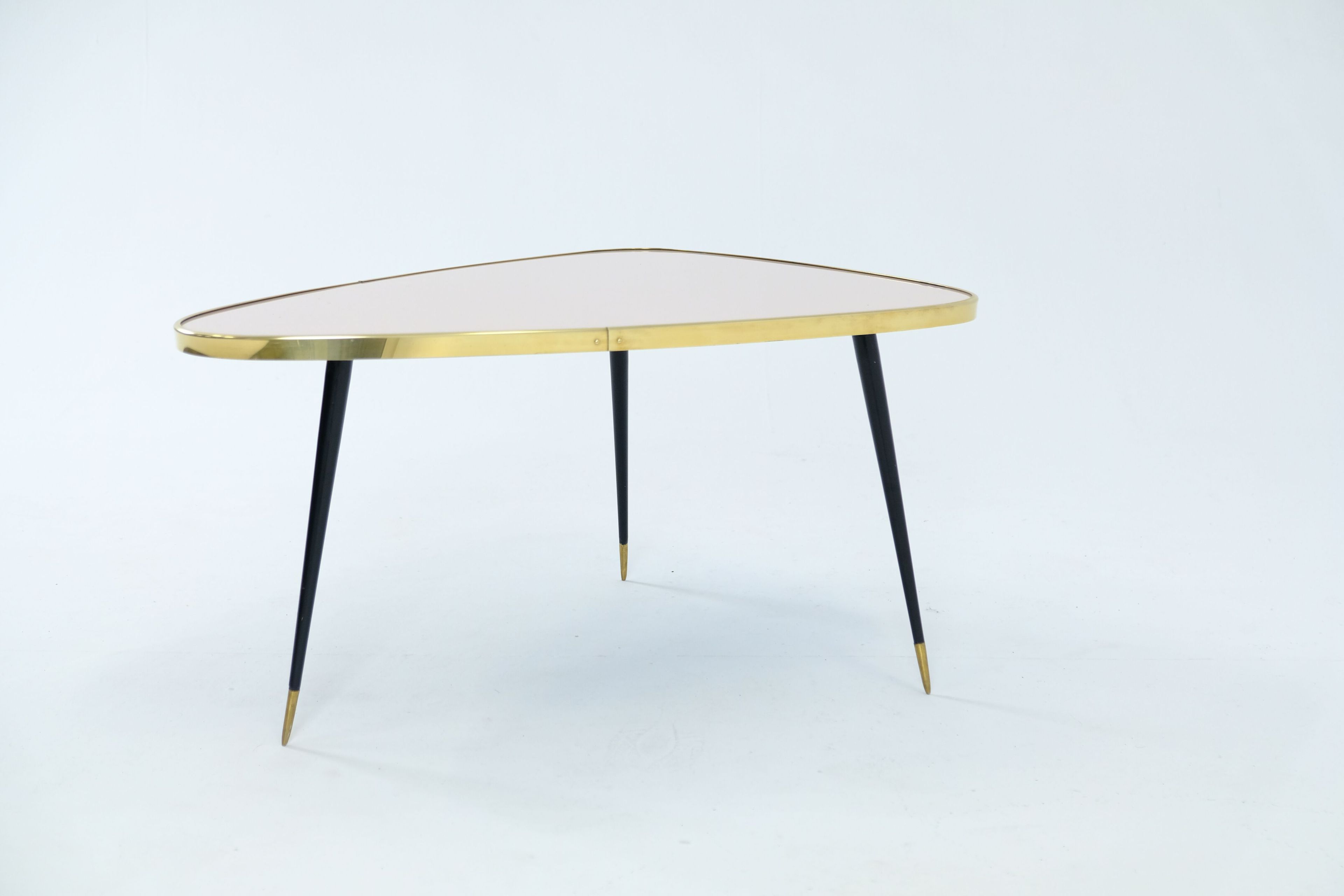 Журнальный столик из ламинированного стекла с полированным латунным профилем Jover+Valls Antique Boutique-Twist ARCH-00039988 - Вид №32