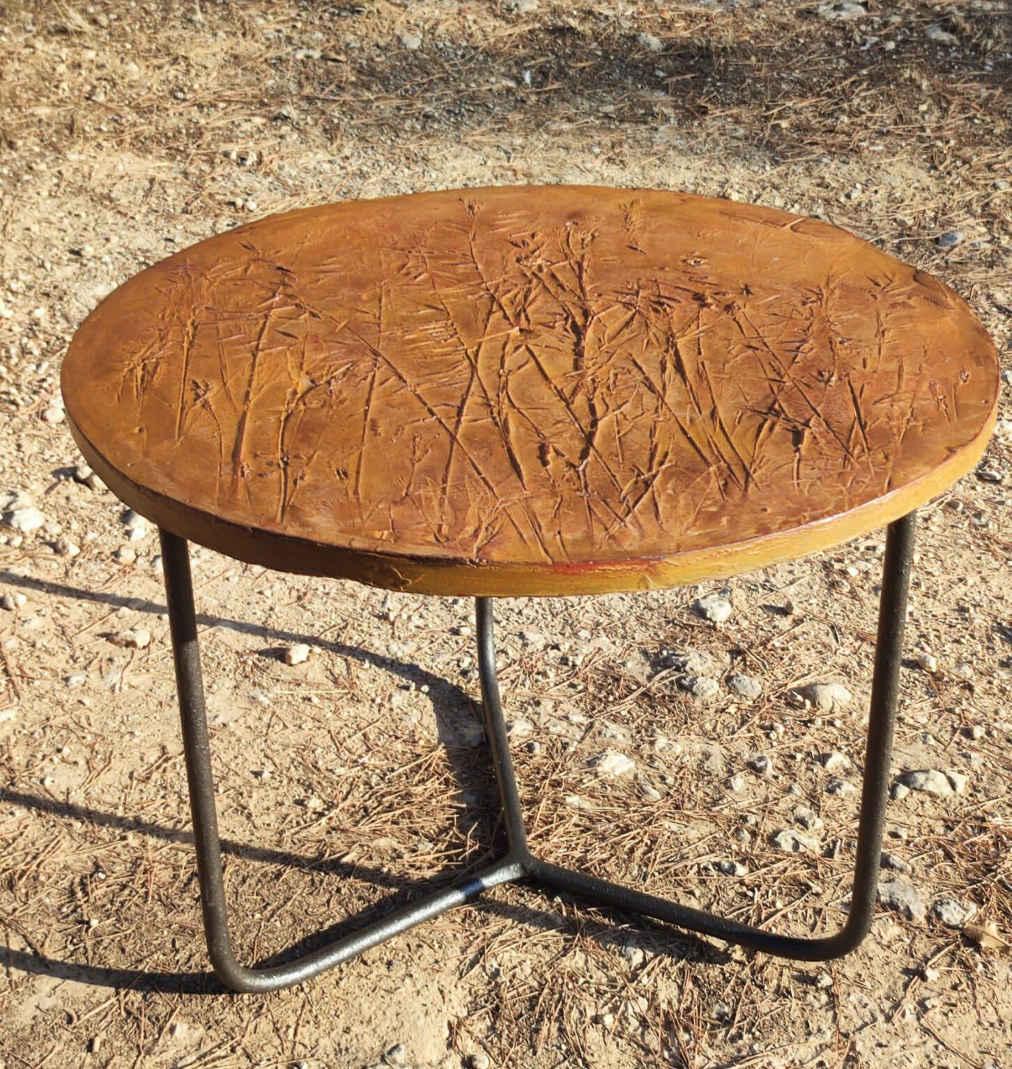 Круглый стальной журнальный столик для гостиной ICI ET LÀ Бетон ARCH-00087880 - Вид №3