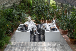 Секционный диван из стекловолокна с обивкой из искусственного меха