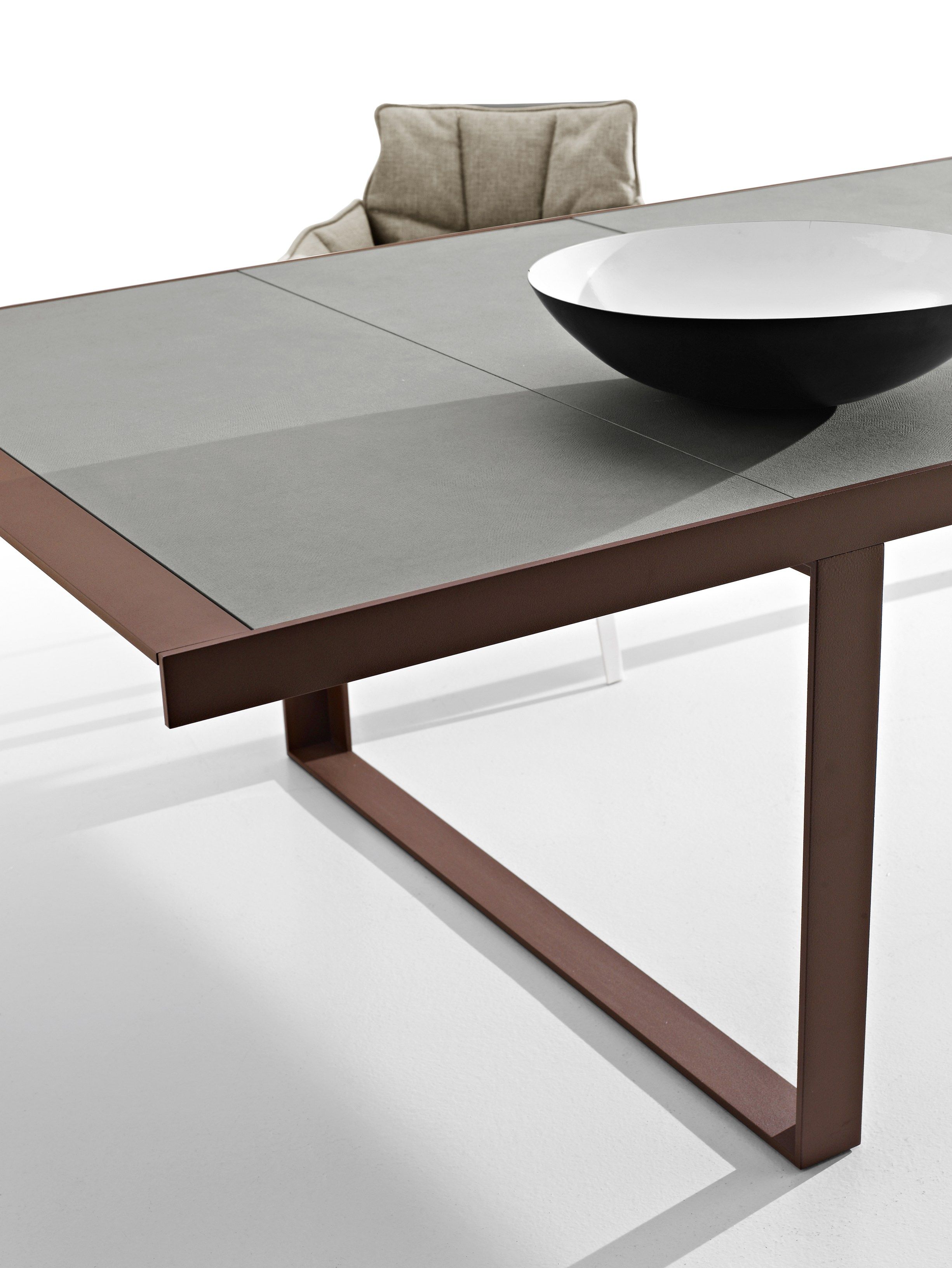 Садовый стол с керамогранитной столешницей B&B Italia Outdoor Canasta ARCH-00141894 - Вид №6