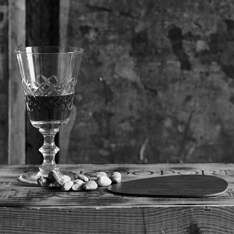 98885 BUFFALO brown подстаканник фигурный 11x13 см, толщина 2мм;LIND DNA  - Вид №1