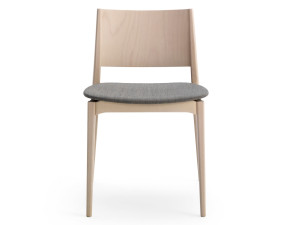 Штабелируемый стул из бука с мягким сиденьем