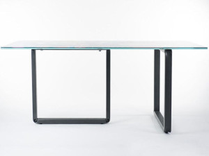 Прямоугольный стол из стали и стекла