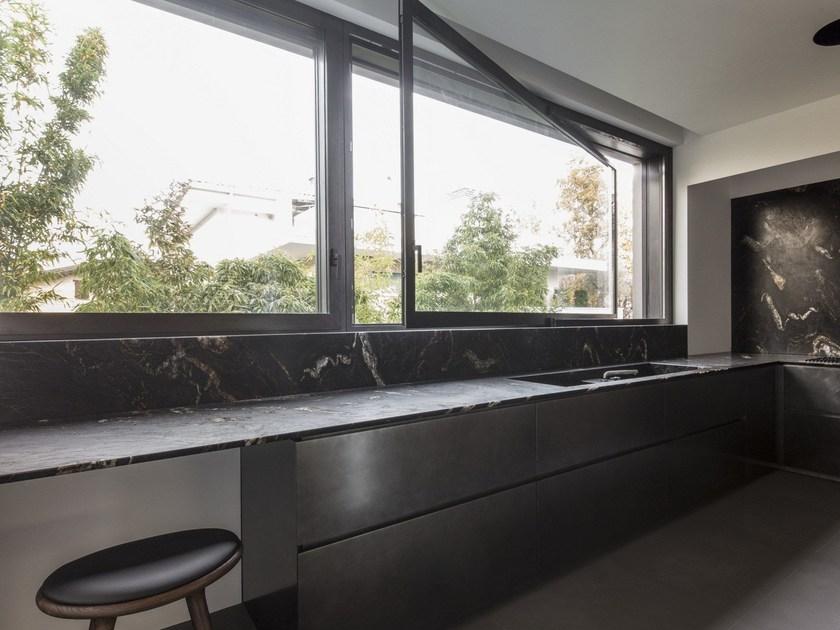 Capoferri Serramenti Поворотное окно с термическим разделением в металле sun-id-1428100 - Вид №4