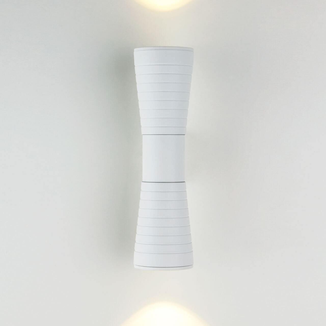 Уличный настенный светильник светодиодный 33х12,5х9 см белый Techno LED 4690389138614 ELEKTROSTANDARD TECHNO LED 00-3898317 Белый  - Вид №1