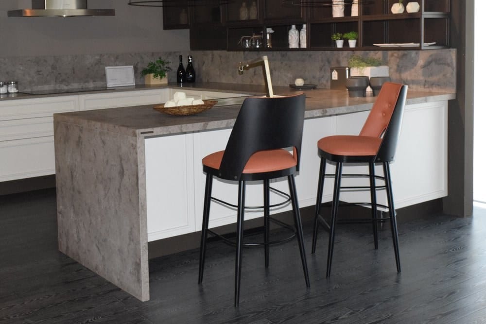 Высокий кожаный табурет с капитонной спинкой ABLE Devy ARCH-00145455 - Вид №4