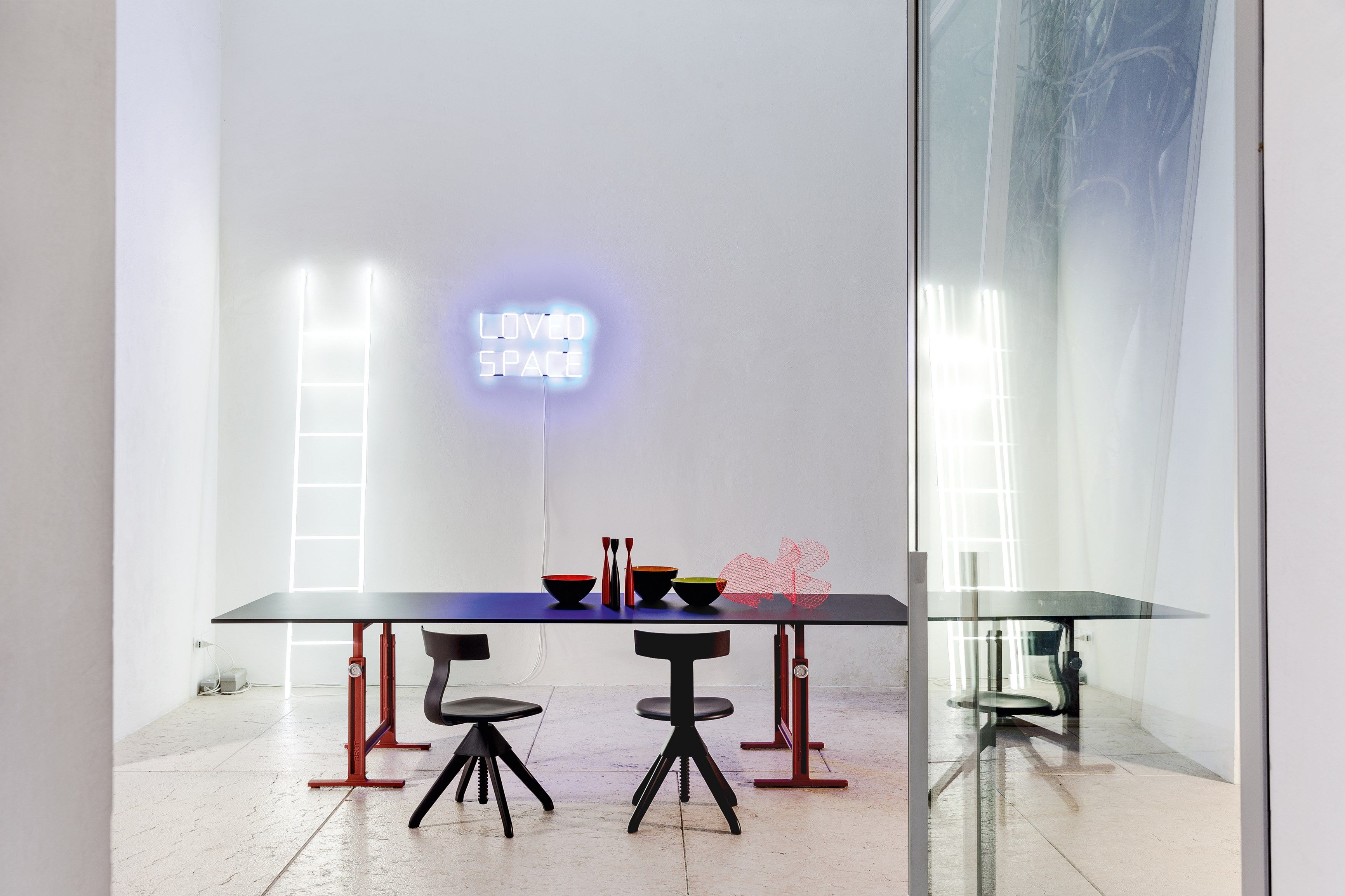 Прямоугольный стол с регулируемой высотой из чугуна Magis Brut ARCH-00141951 - Вид №8