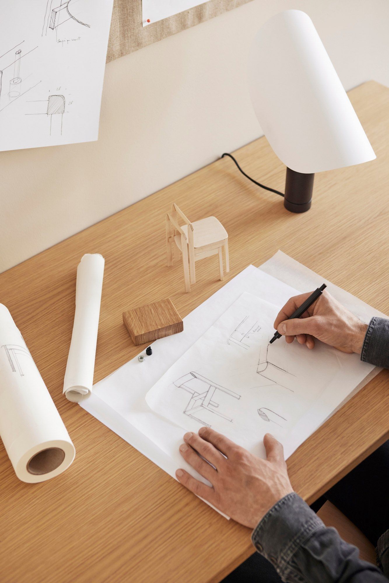 Штабелируемый стул из дуба с открытой спинкой Form & Refine Blueprint ARCH-00105045 - Вид №11